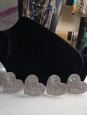 Tahari Sparkling Heart Crystal Napkin Rings Set Of 4